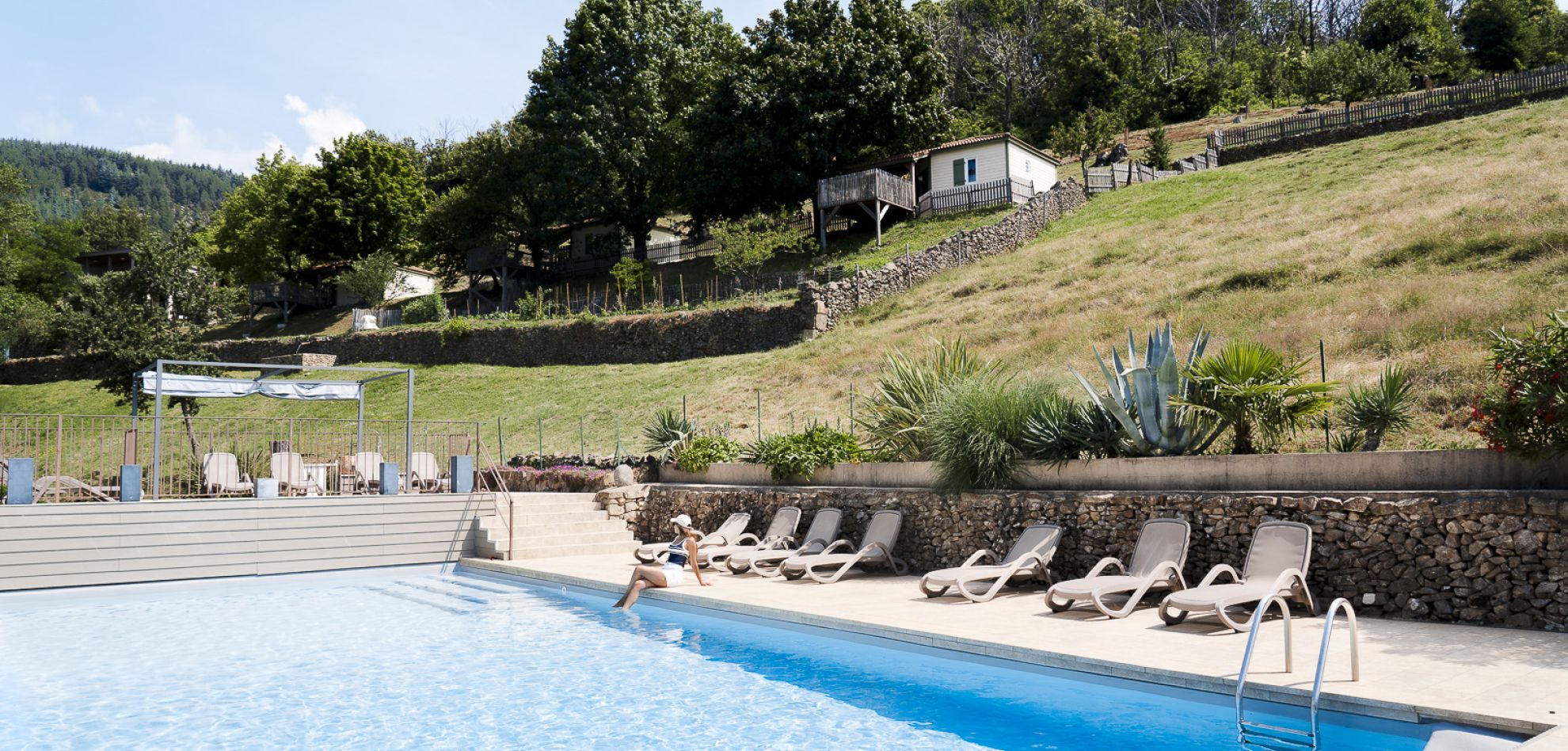 DOMAINE DU VERNADEL PISCINE